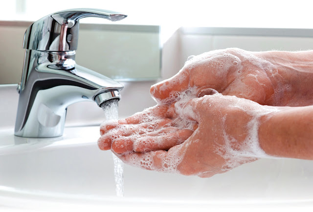 Почему в жёсткой воде мыло не мылится?